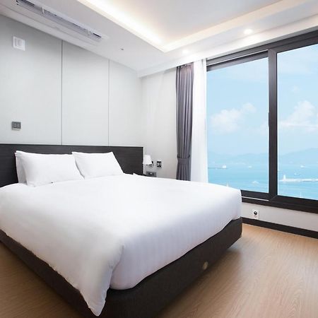 Utop Marina Hotel & Resort Yeosu Eksteriør billede