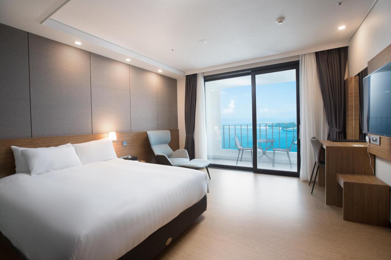 Utop Marina Hotel & Resort Yeosu Eksteriør billede