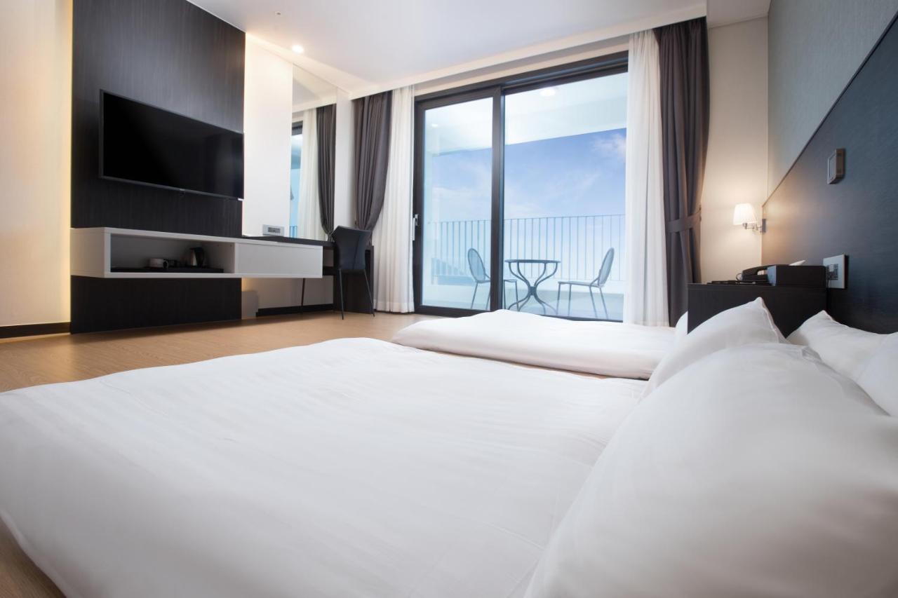 Utop Marina Hotel & Resort Yeosu Eksteriør billede