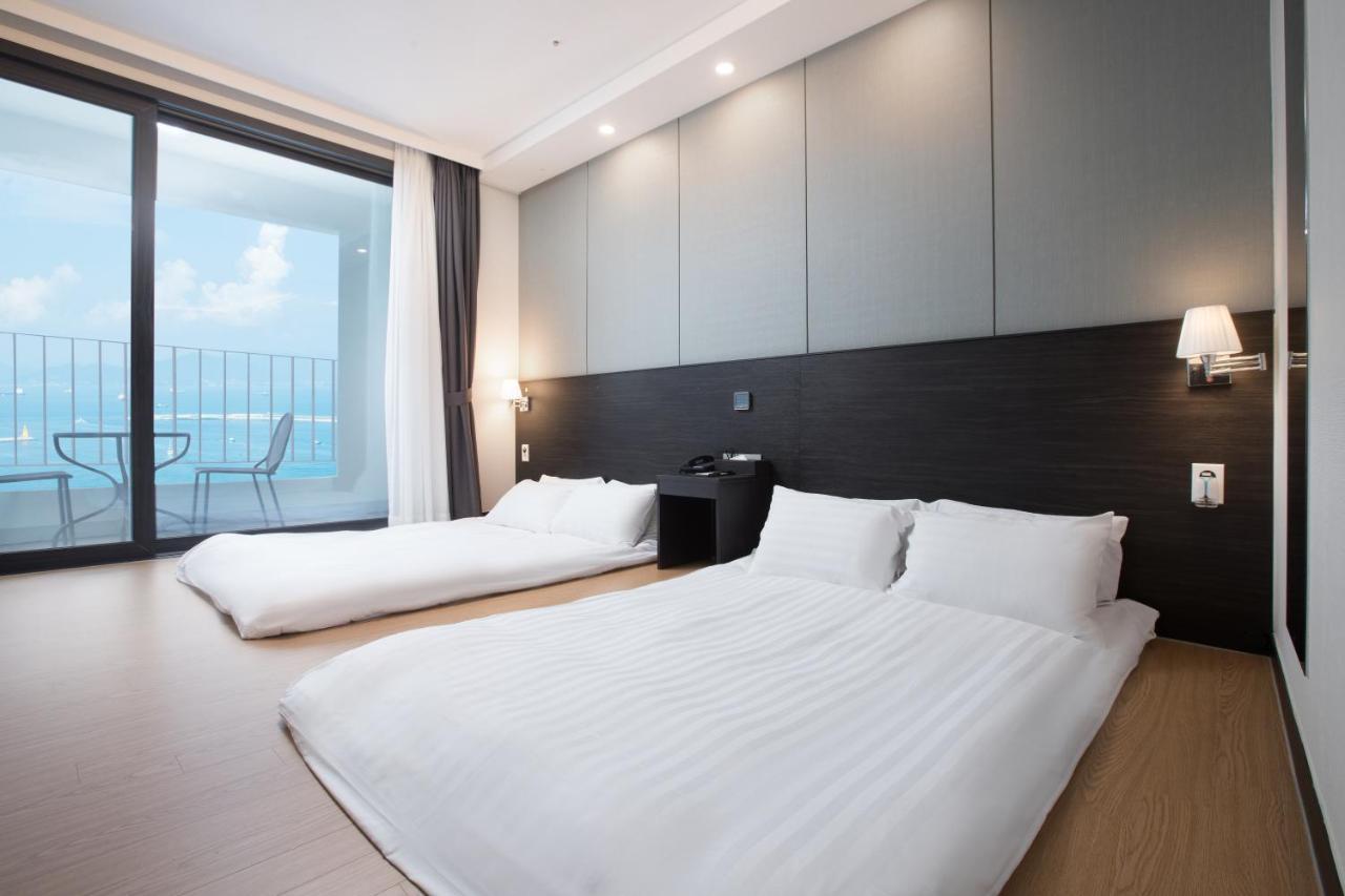 Utop Marina Hotel & Resort Yeosu Eksteriør billede