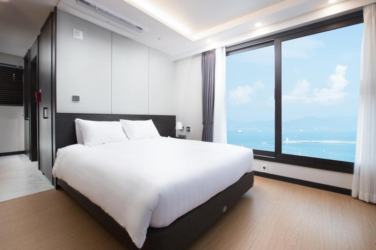 Utop Marina Hotel & Resort Yeosu Eksteriør billede