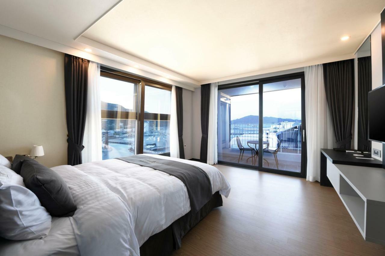 Utop Marina Hotel & Resort Yeosu Eksteriør billede