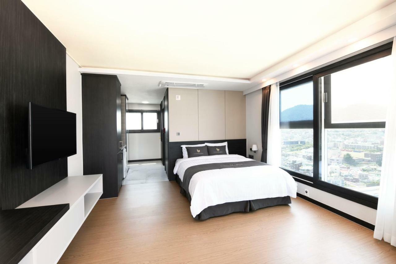 Utop Marina Hotel & Resort Yeosu Eksteriør billede